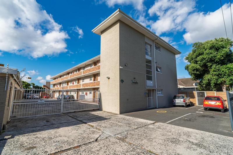 1 Bedroom Property for Sale in Kenilworth Western Cape